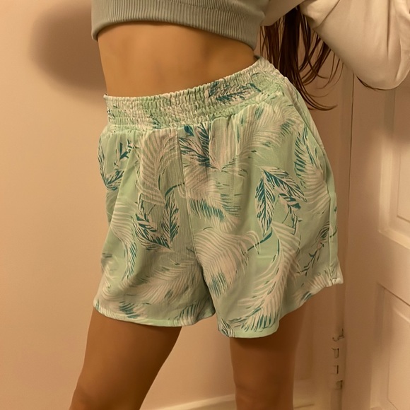 Teal palm tree shorts - Picture 1 of 8